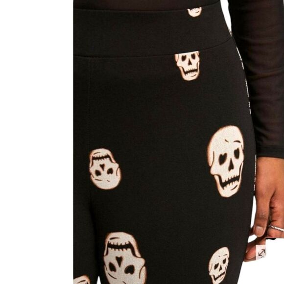 TORRIDPlusSize Full Length Signature Waist Skull Print Premium Leggings Size 2X - Picture 5 of 8